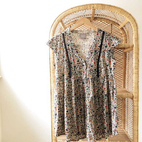 Anthropologie Tops - Anthropologie Vanessa Virginia Ladder Lace Tunic✨